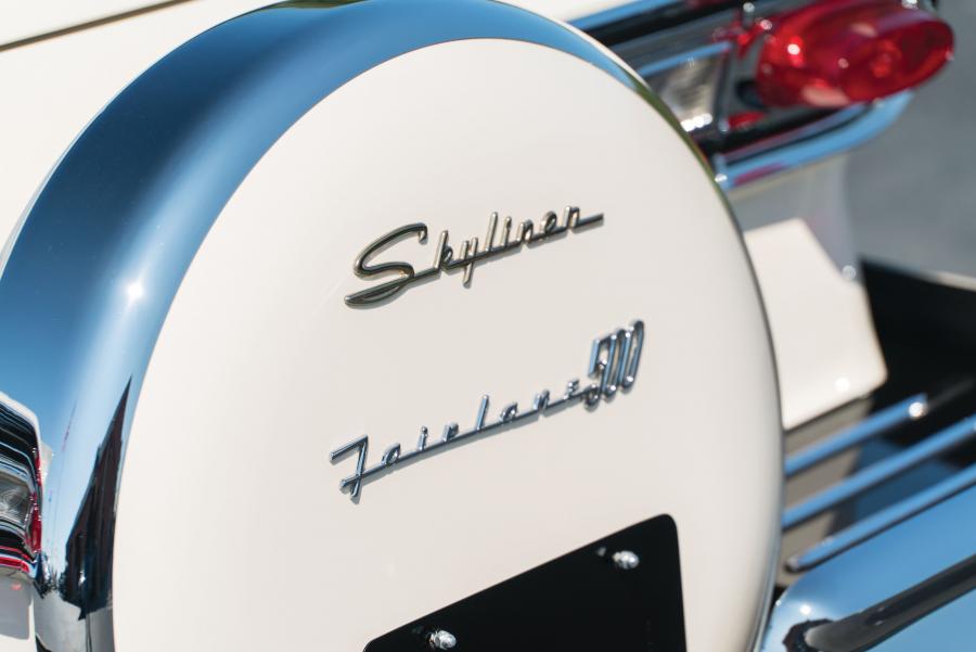 Детали экстерьера Ford Fairlane 500 Skyliner (U8-51A) 1958 года  (фото 27 из 35)
